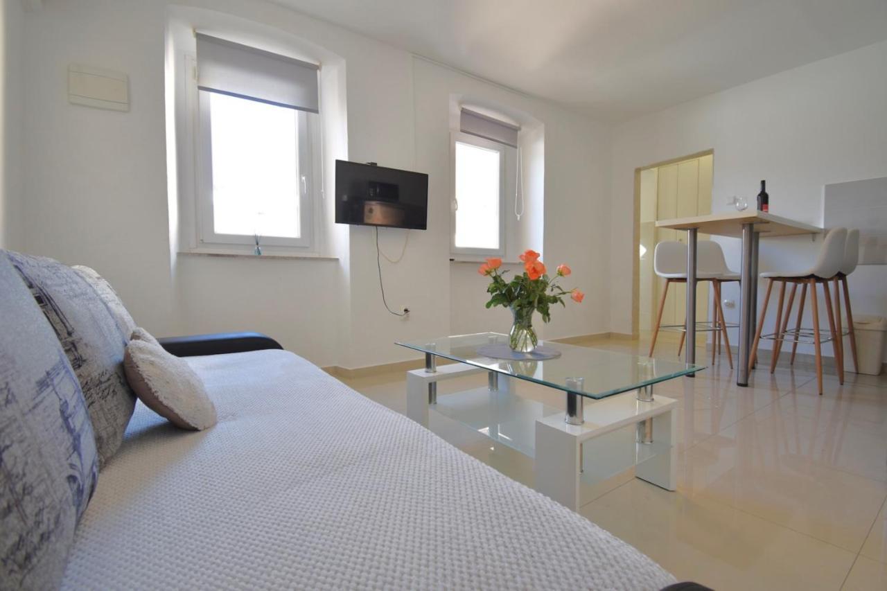 City Centre Apartment With Terrace 2 普拉 外观 照片