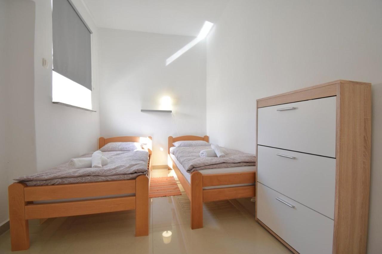 City Centre Apartment With Terrace 2 普拉 外观 照片